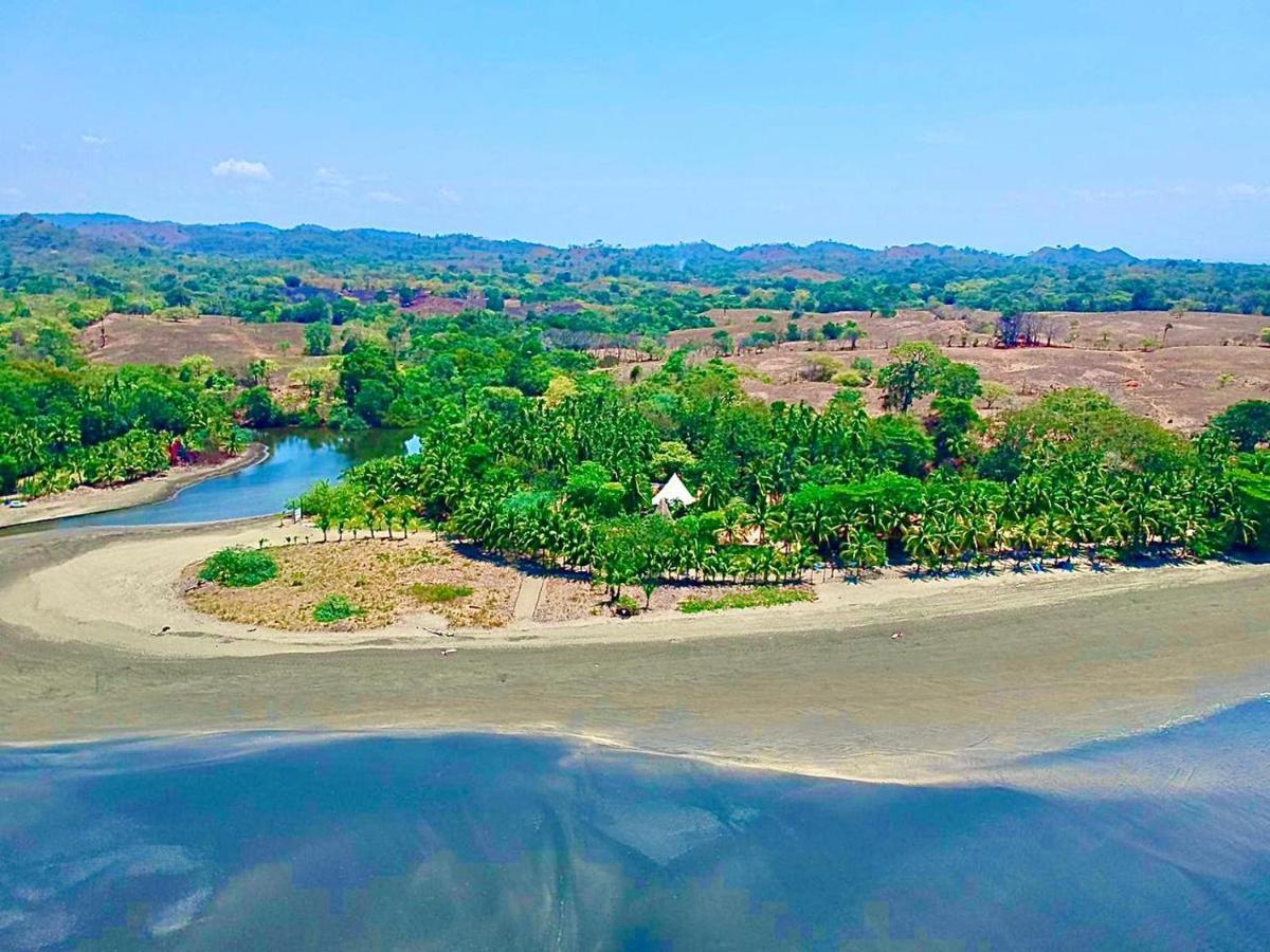 Hotel Oasis & Surf Camp Санта Каталина Екстериор снимка