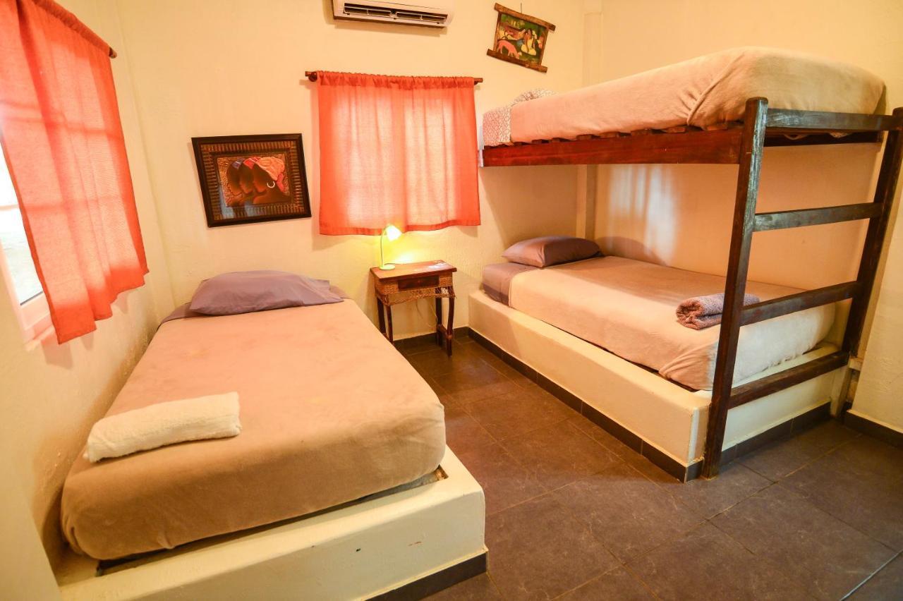 Hotel Oasis & Surf Camp Санта Каталина Екстериор снимка