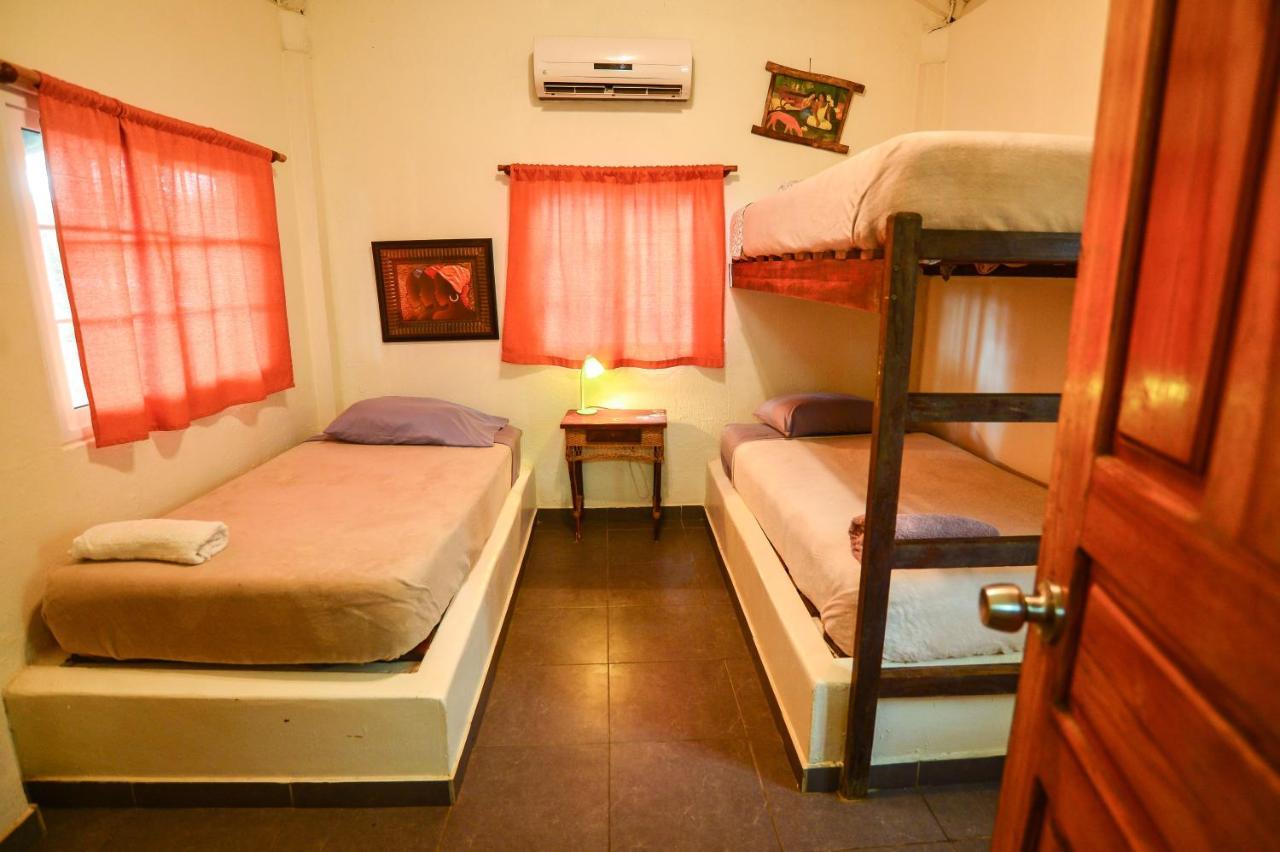 Hotel Oasis & Surf Camp Санта Каталина Екстериор снимка