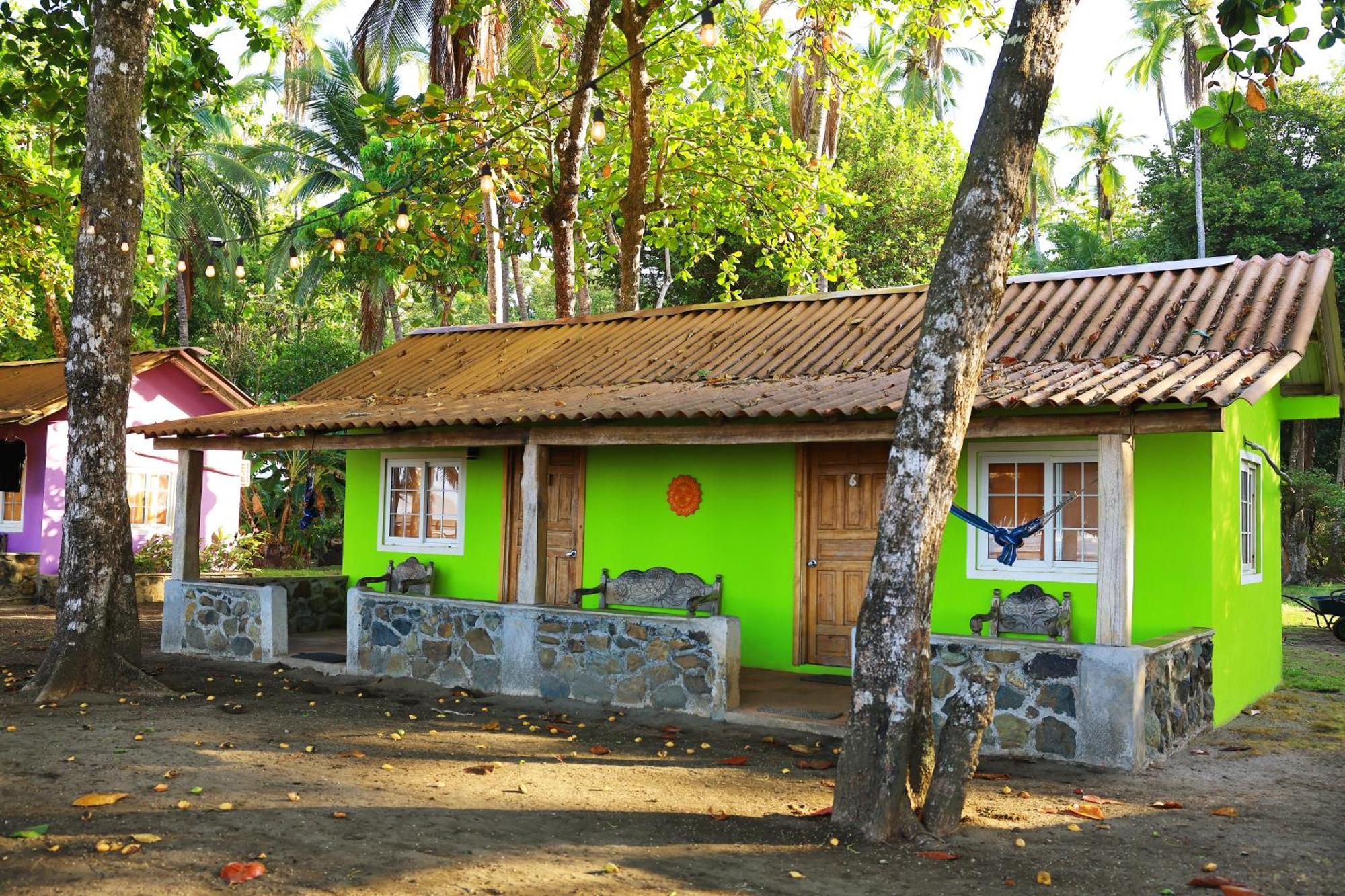 Hotel Oasis & Surf Camp Санта Каталина Екстериор снимка