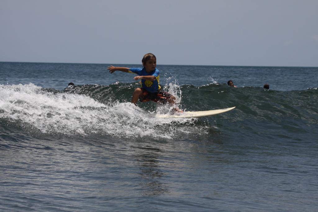 Hotel Oasis & Surf Camp Санта Каталина Екстериор снимка