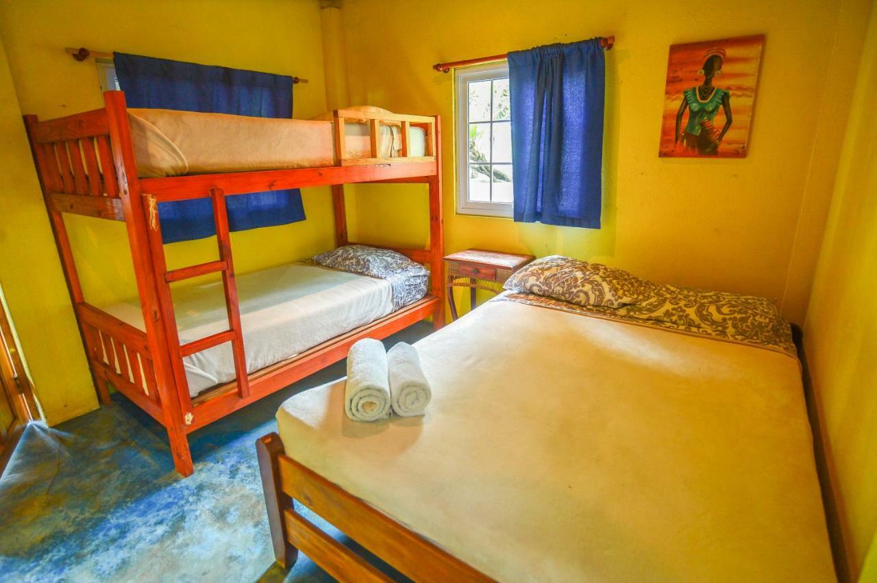Hotel Oasis & Surf Camp Санта Каталина Екстериор снимка